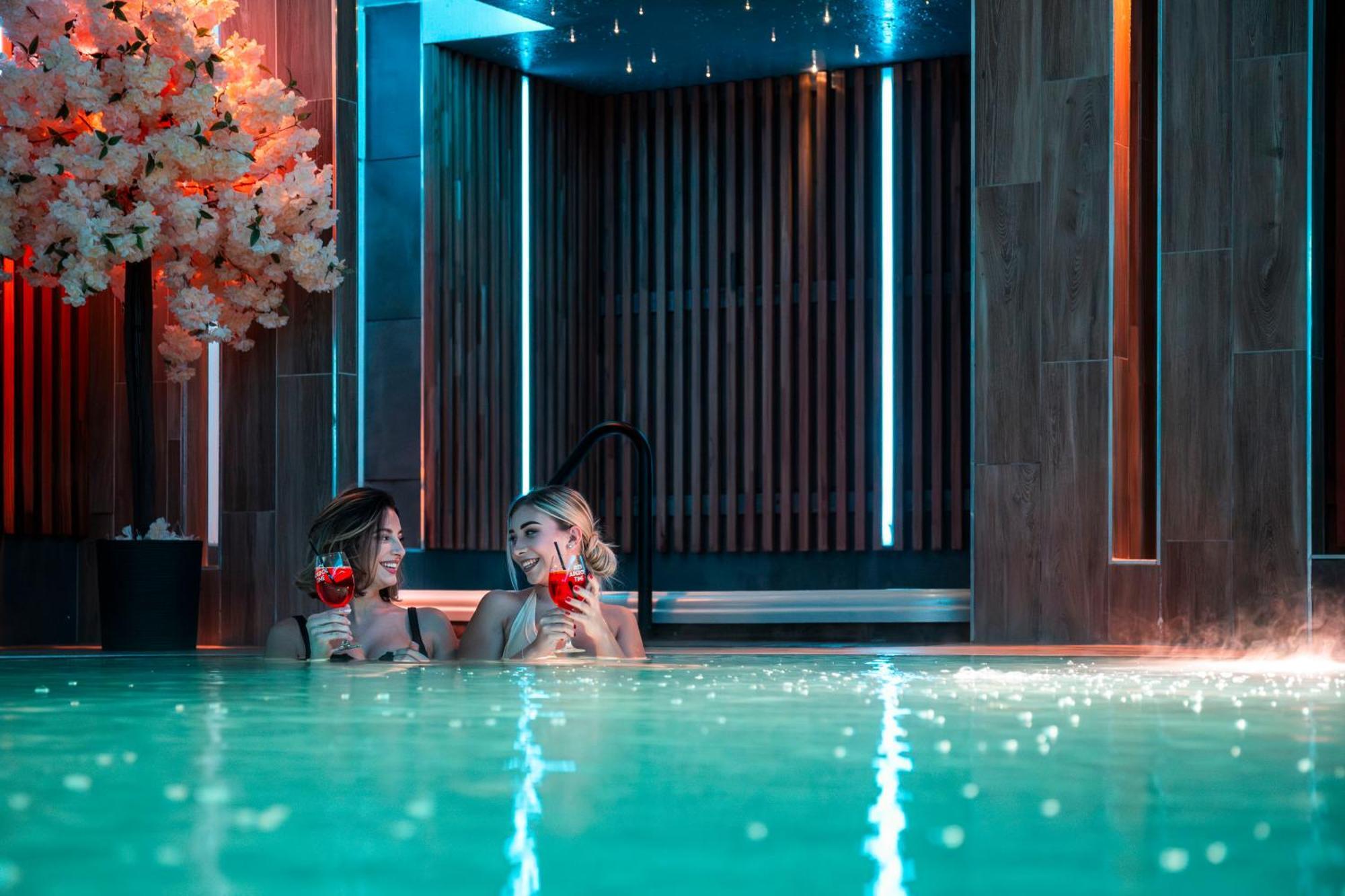 Sziget Hotel Ньиредьхаза Экстерьер фото